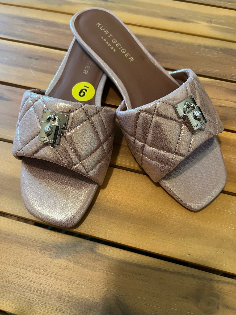 KURT GEIGER LONDON BRIXTON METALLIC LEATHER SLIDE SANDAL IN PALE PINK 40/ 9M
